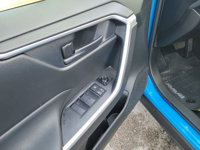 Used 2020 Toyota RAV4 LE w/ All Weather Liner Package image 12