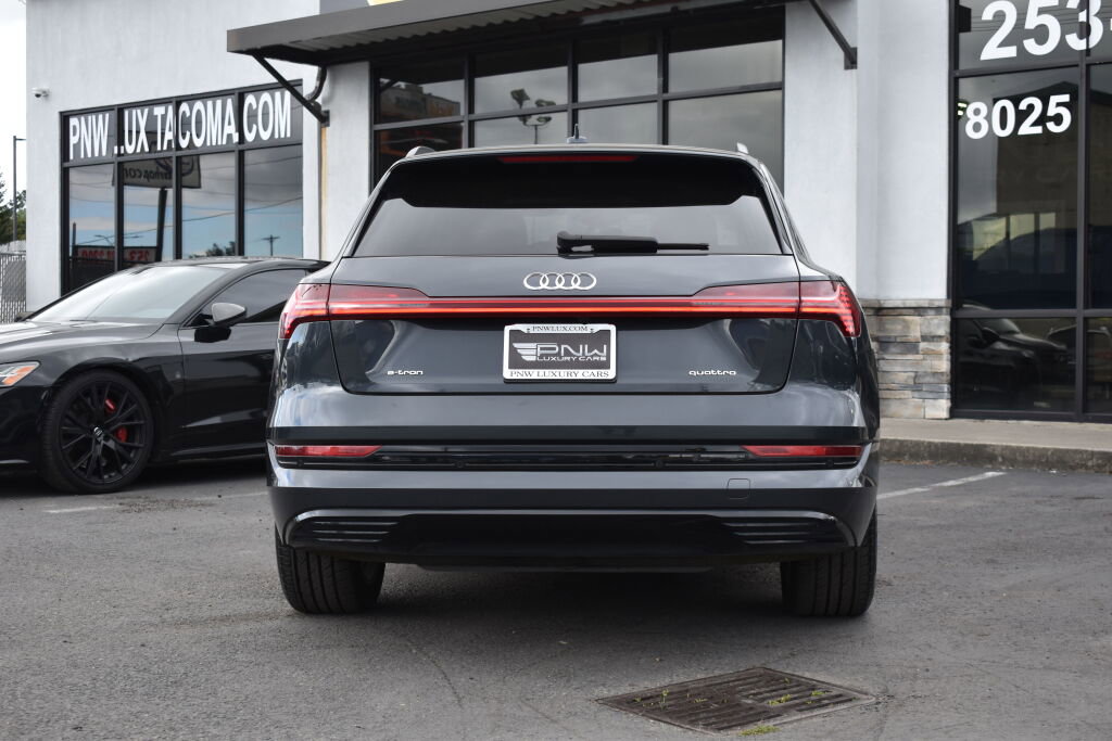 Used 2021 Audi e-tron Premium w/ Convenience Plus Package image 27
