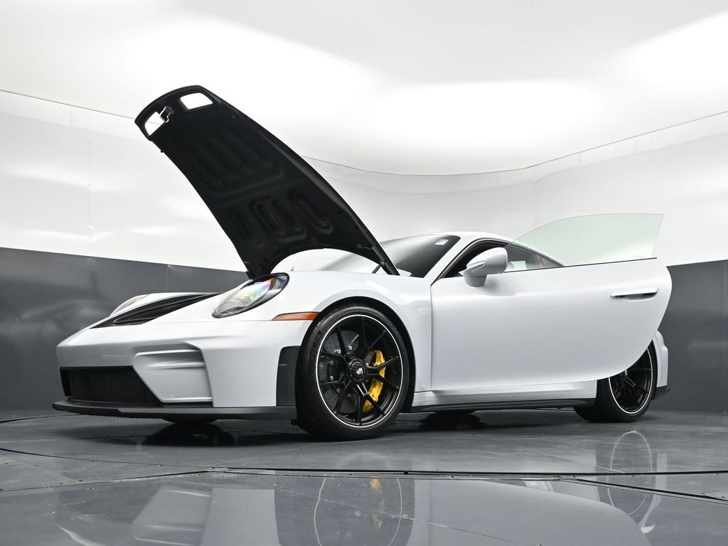 Certified 2025 Porsche 911 GT3 RWD image 33