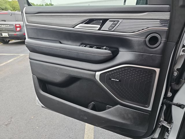 Used 2024 Jeep Wagoneer Series II w/ Flexible Seating Group RWD image 35