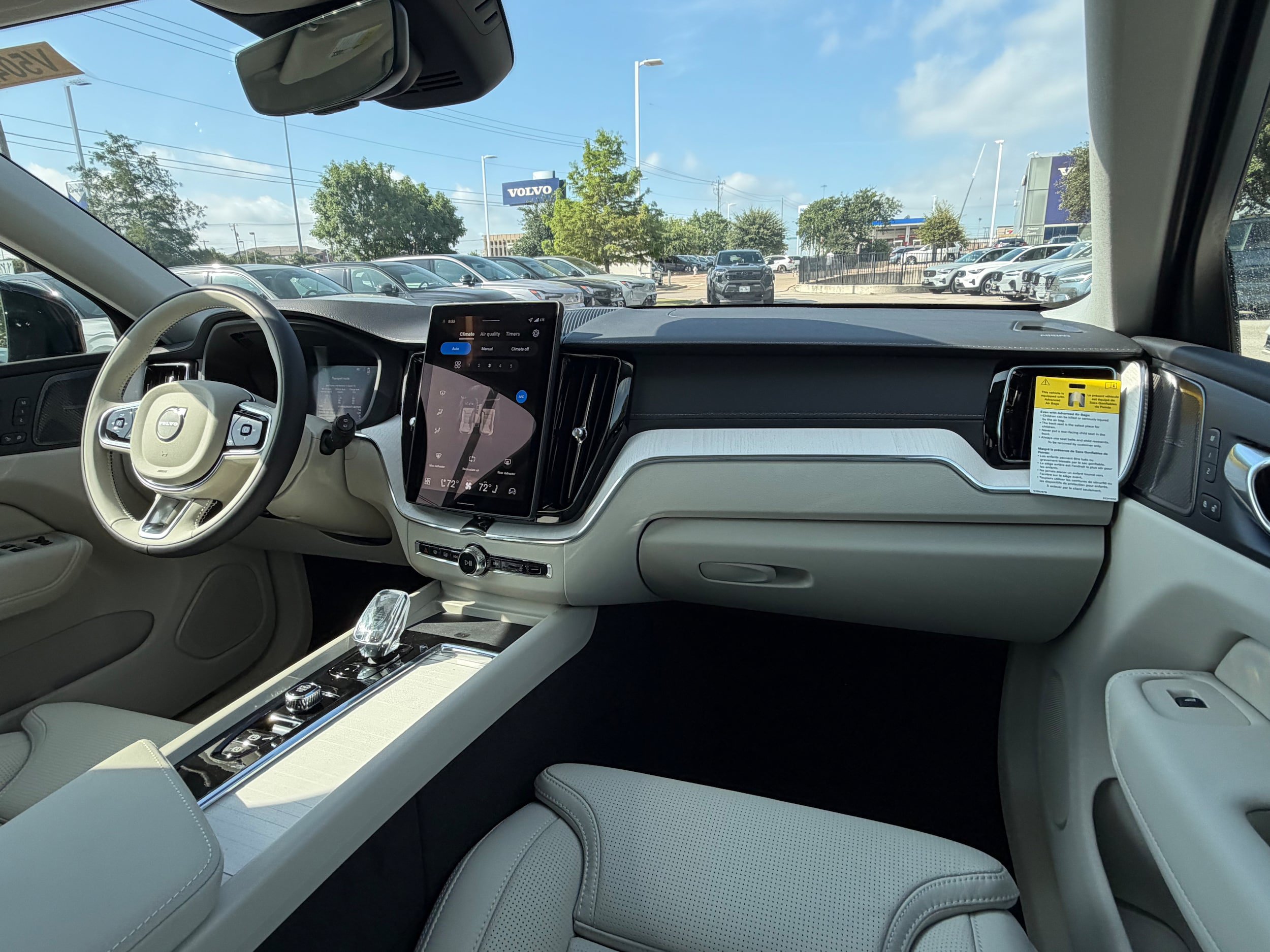 New 2026 Volvo XC60 T8 Ultra w/ Climate Package AWD/4WD image 10