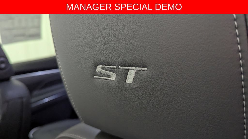 Used 2026 Buick Enclave Sport Touring w/ Power Package AWD/4WD image 24