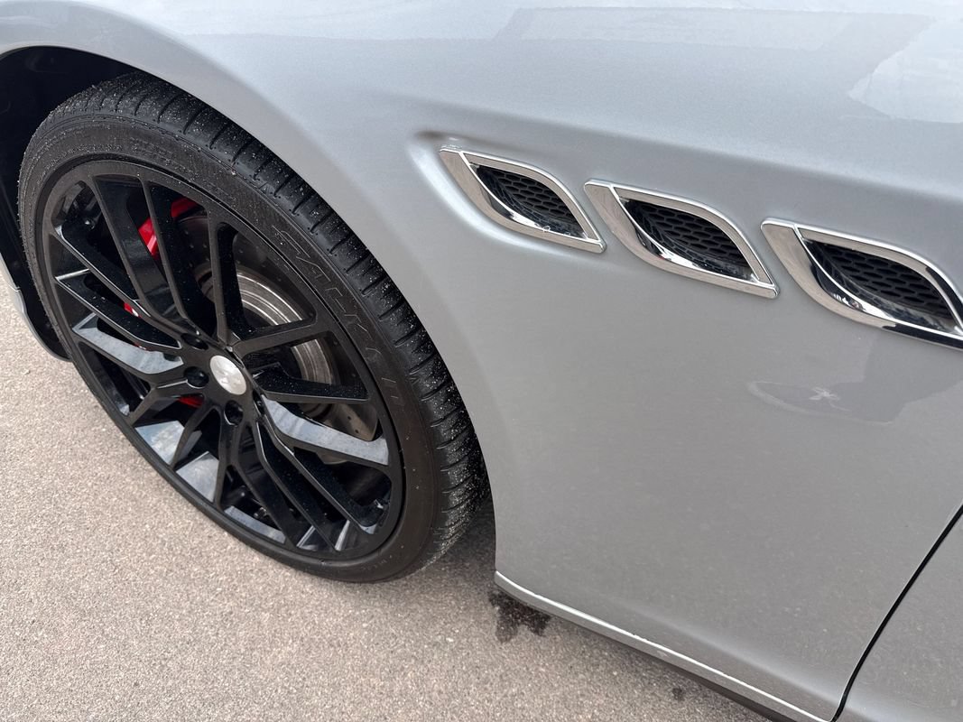 Used 2014 Maserati Quattroporte GTS RWD image 11