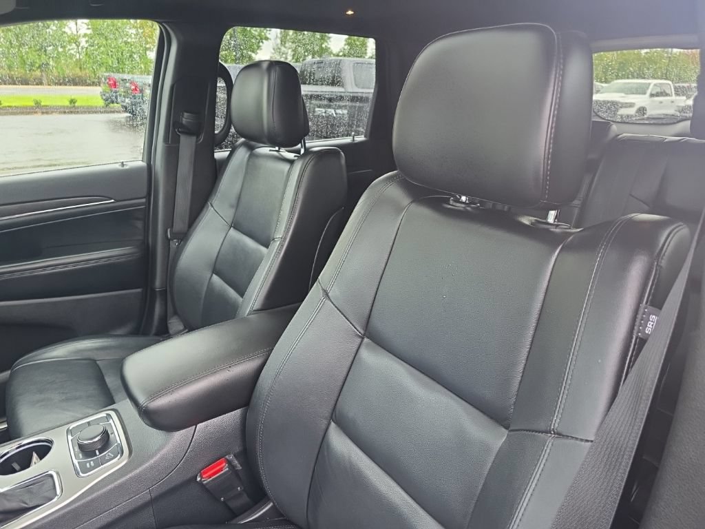 Used 2018 Jeep Grand Cherokee Limited AWD/4WD image 14