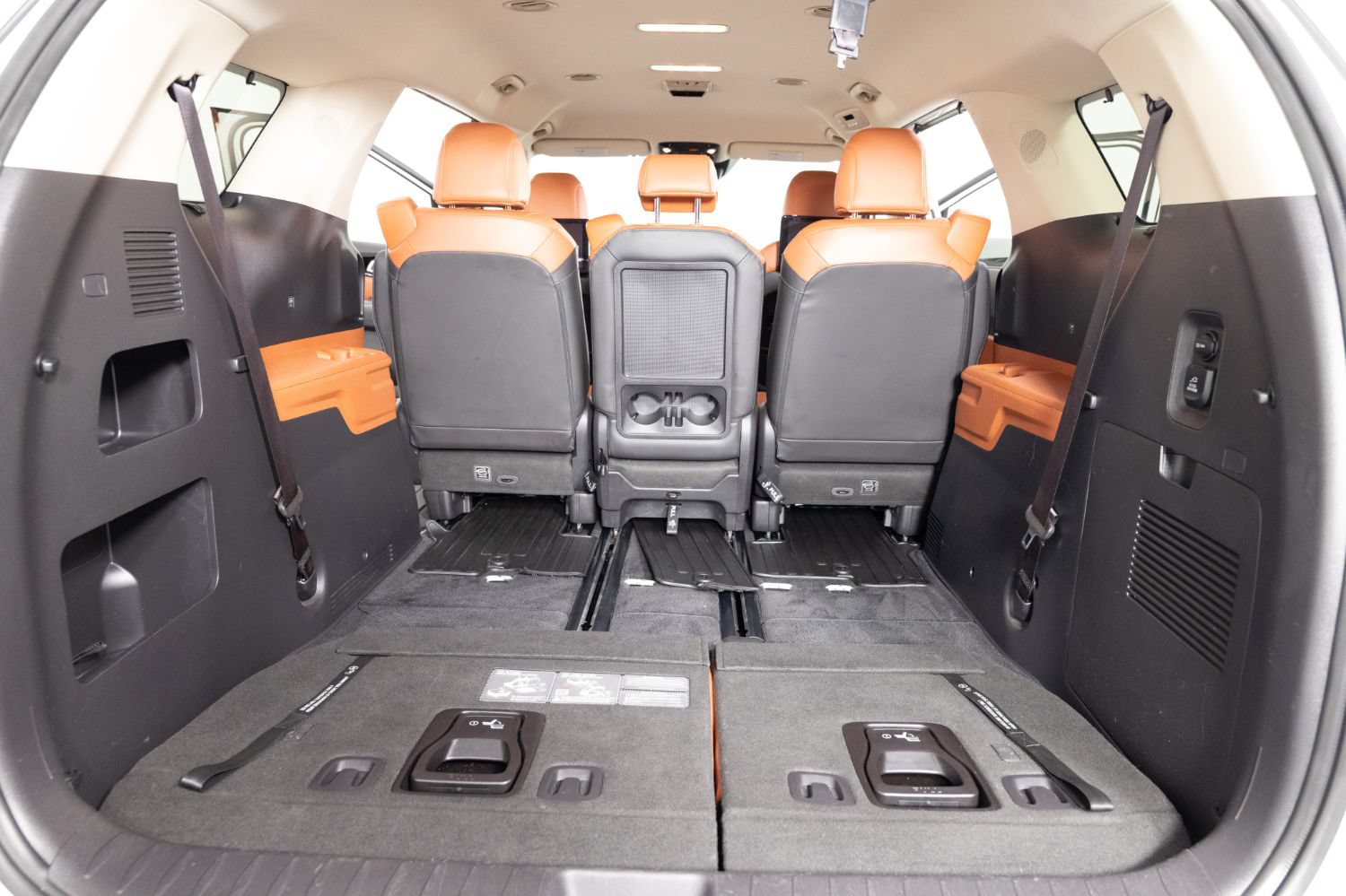 Used 2024 Kia Carnival SX FWD image 33