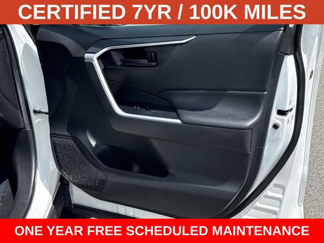 Used 2022 Toyota RAV4 LE AWD/4WD image 8