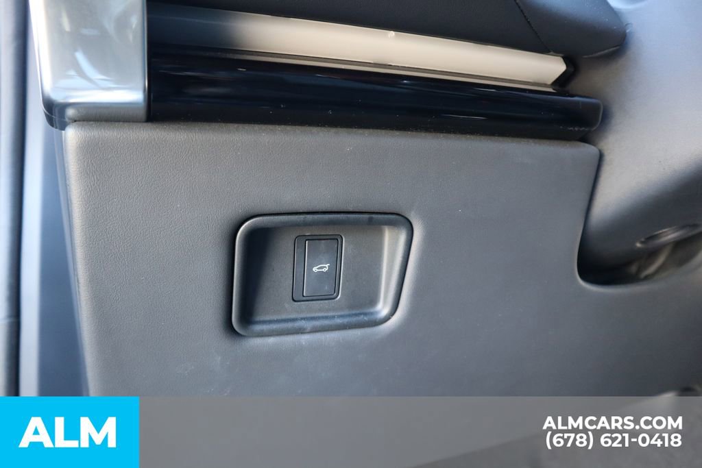 Used 2024 Land Rover Range Rover SE image 15