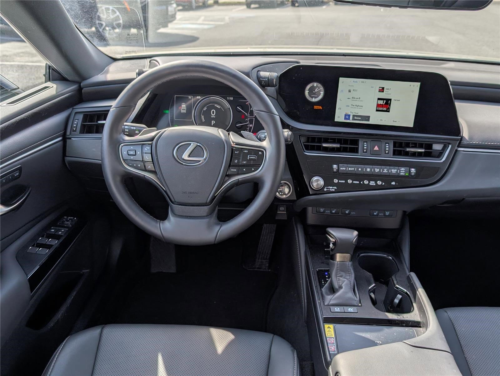 Certified 2025 Lexus ES 300h w/ Premium Package image 17