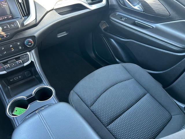 Used 2024 GMC Terrain SLE image 15