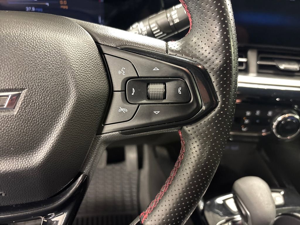 Certified 2025 Chevrolet Trax RS w/ Driver Confidence Package image 27