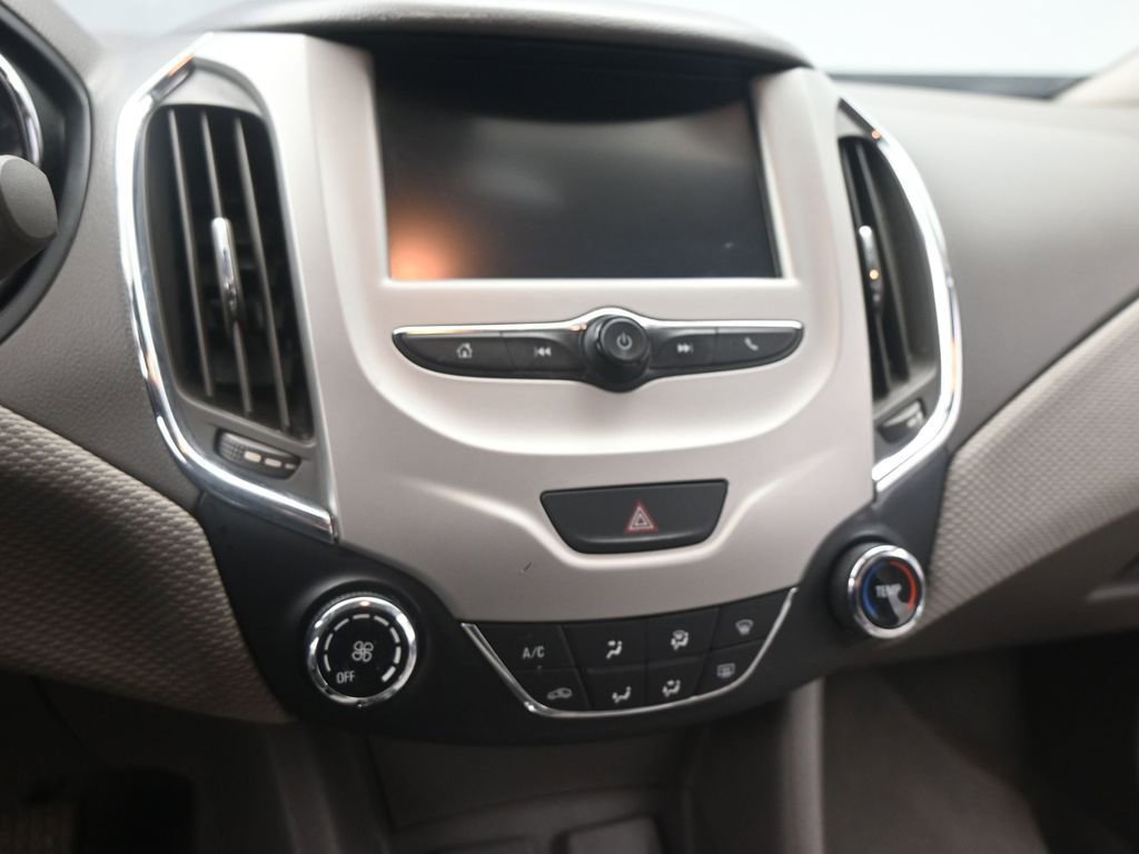 Used 2018 Chevrolet Cruze LS image 20