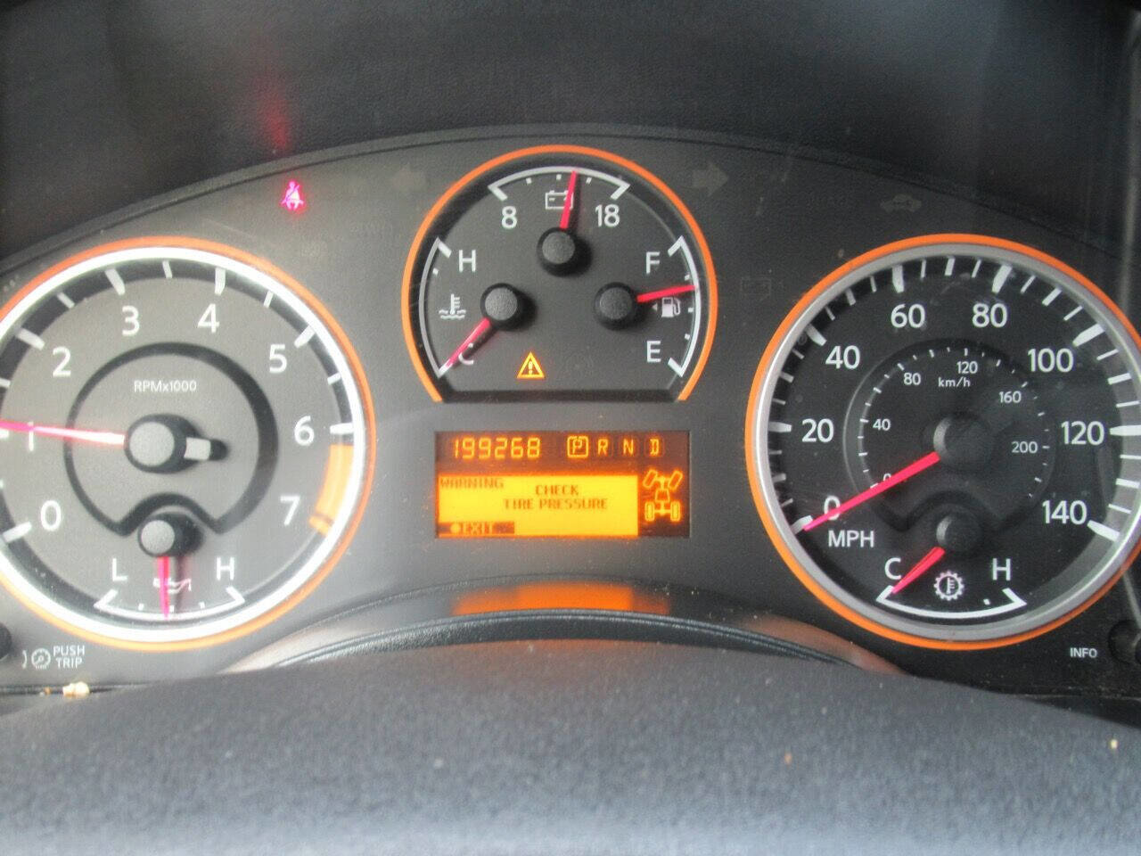 Used 2012 Nissan Armada SV image 17