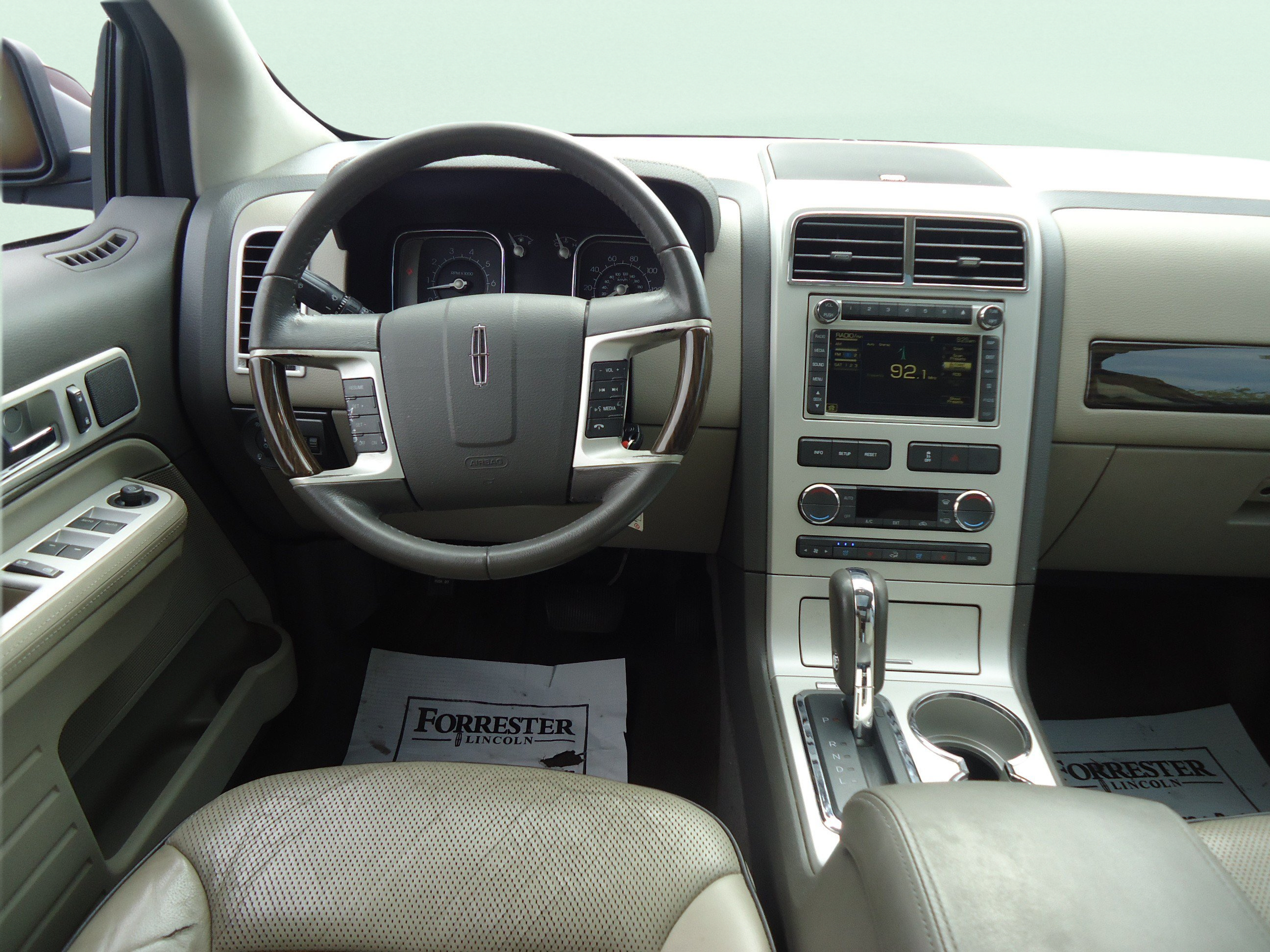 Used 2009 Lincoln MKX AWD image 12