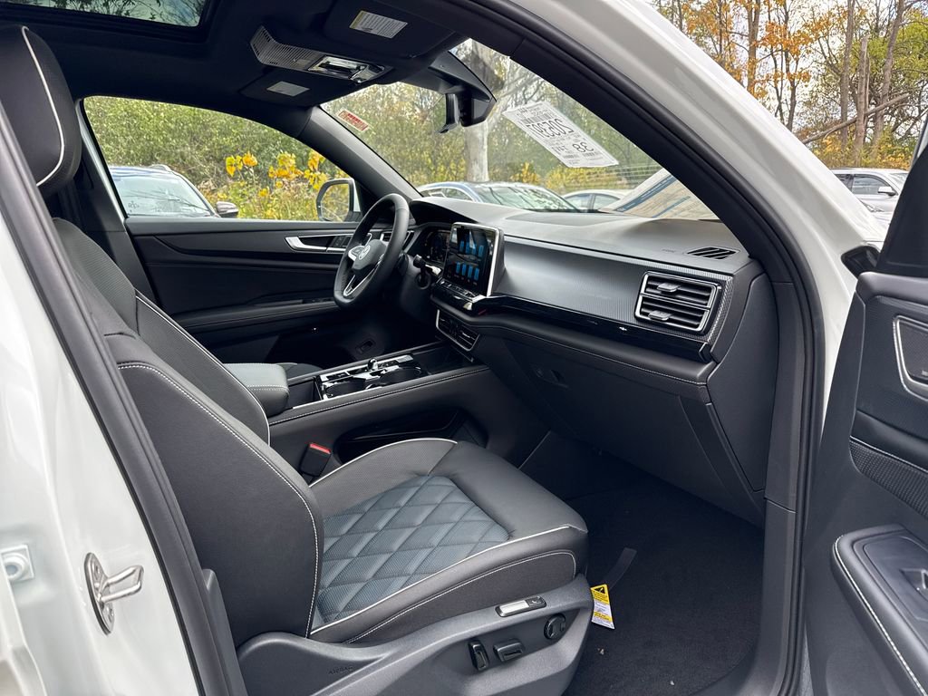 New 2026 Volkswagen Atlas Cross Sport SEL Premium R-Line image 16