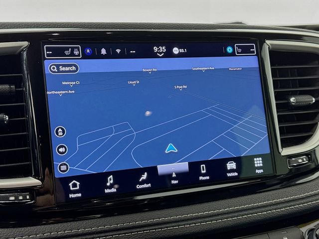 Used 2024 Chrysler Pacifica Select image 15