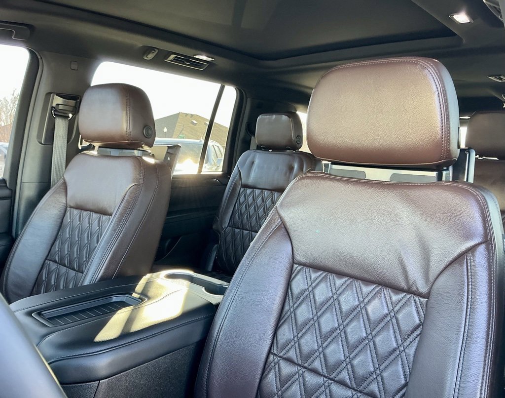 Used 2023 Chevrolet Suburban Z71 w/ Luxury Package image 39