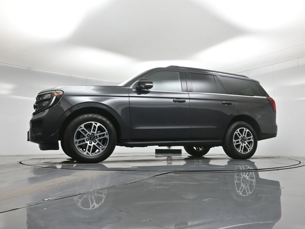 Certified 2025 Ford Expedition Active AWD/4WD image 8