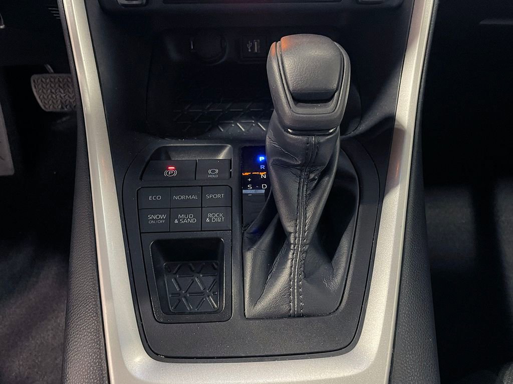 Used 2023 Toyota RAV4 XLE image 29
