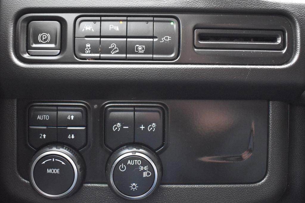 Used 2022 Chevrolet Tahoe Z71 w/ Luxury Package image 19