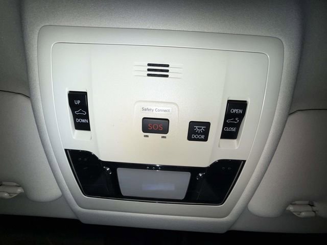 Used 2016 Lexus ES 350 w/ Navigation System Package image 26