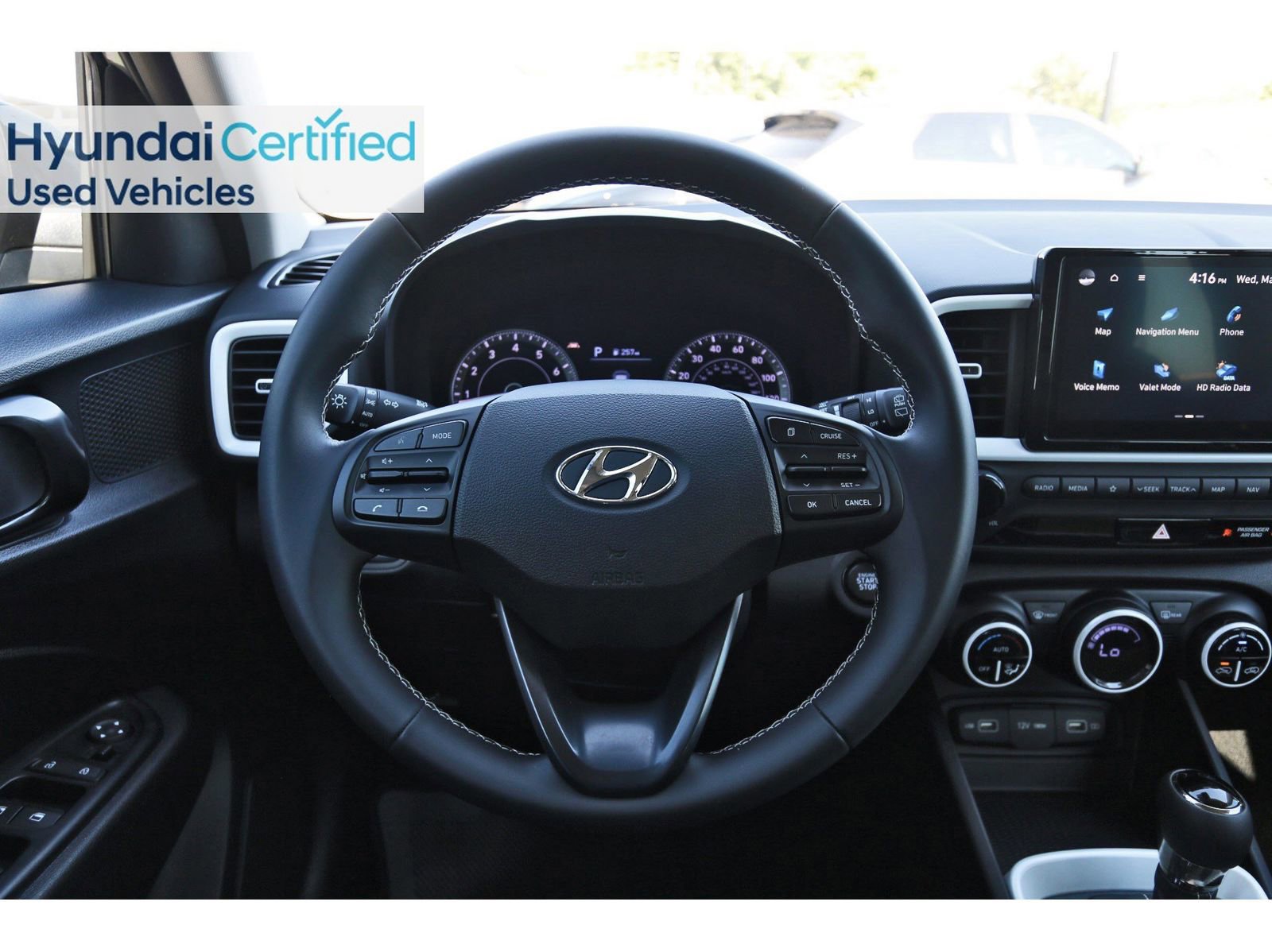 Certified 2022 Hyundai Venue Limited w/ Cargo Package FWD image 16