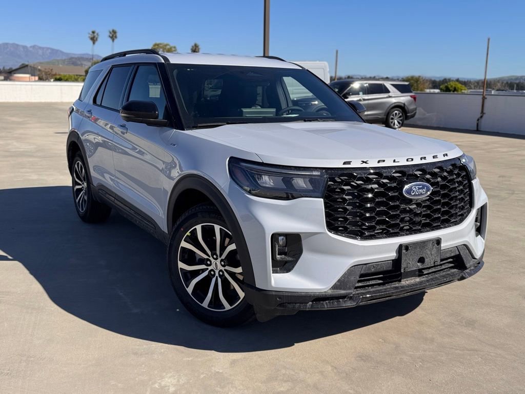 New 2026 Ford Explorer ST-Line image 2