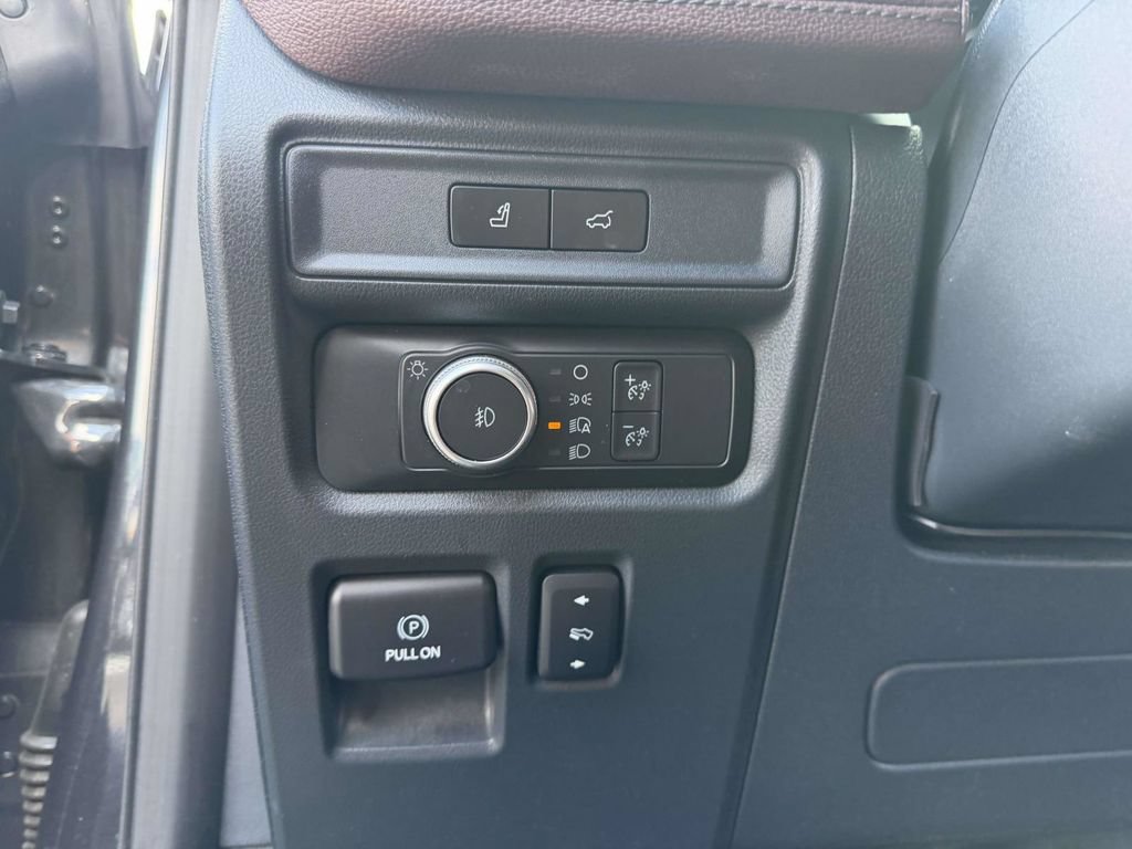 Used 2022 Ford Expedition Limited AWD/4WD image 24