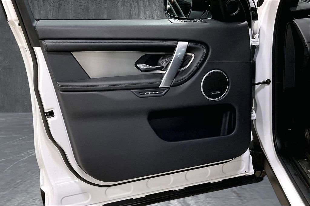 Certified 2024 Land Rover Discovery Sport Dynamic SE AWD/4WD image 20