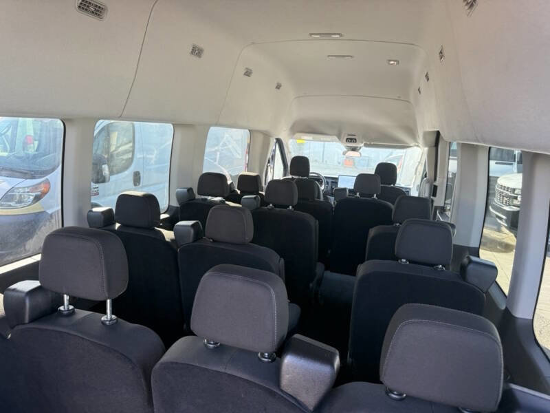 Used 2024 Ford Transit 350 XLT image 14