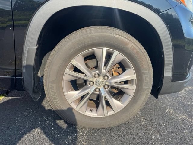 Used 2015 Toyota Highlander XLE AWD/4WD image 9