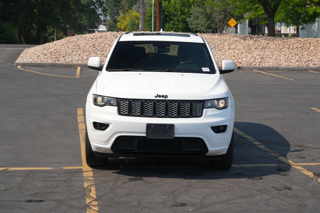 Used 2019 Jeep Grand Cherokee Altitude AWD/4WD image 8