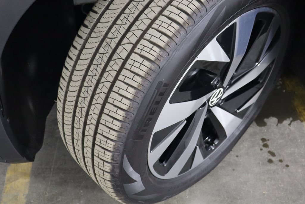 Used 2025 Volkswagen ID.4 Pro RWD image 33