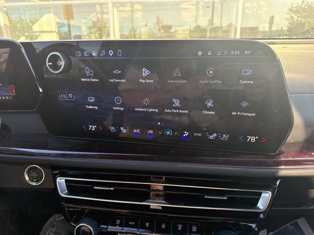 Used 2026 Chevrolet Traverse RS w/ LPO, Floor Liner Package FWD image 3