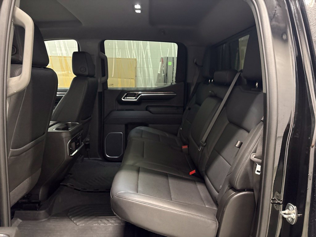 Used 2024 Chevrolet Silverado 1500 LTZ AWD/4WD image 34