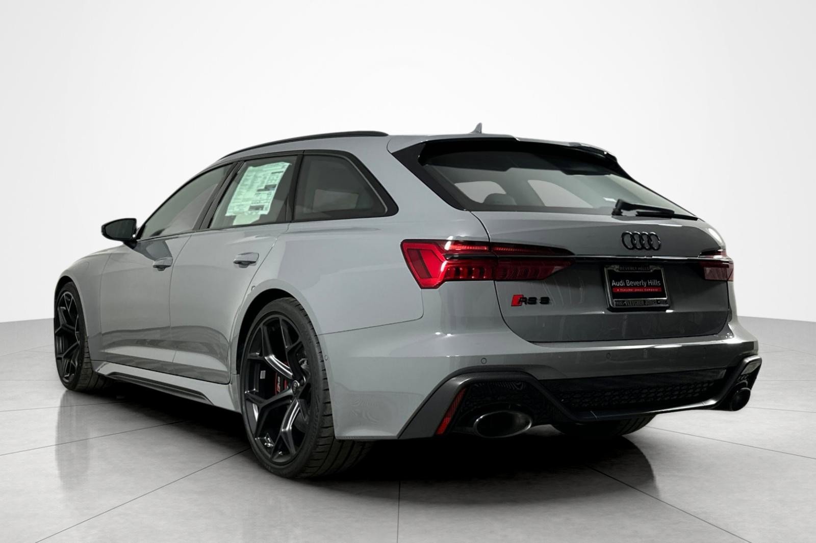New 2025 Audi RS 6 performance image 4