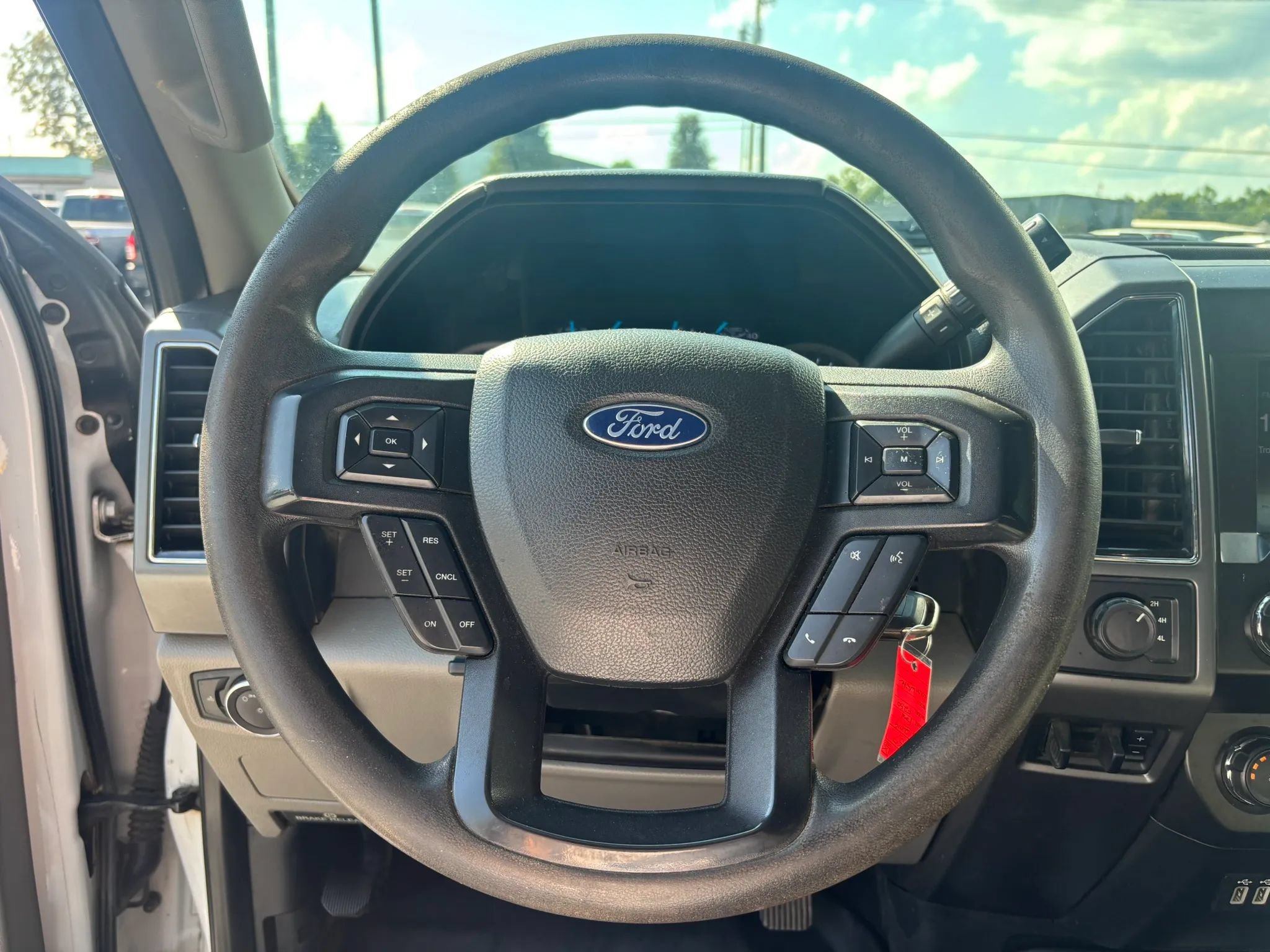 Used 2019 Ford F250 XLT w/ Snow Plow Prep Package AWD/4WD image 23