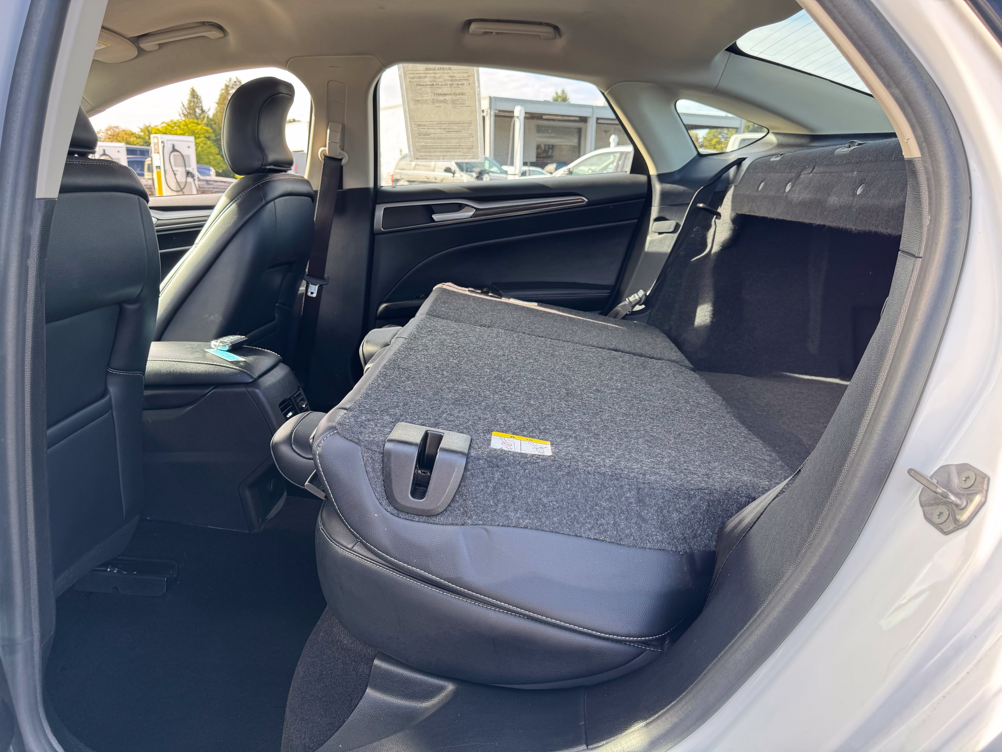 Used 2019 Ford Fusion SEL FWD image 26
