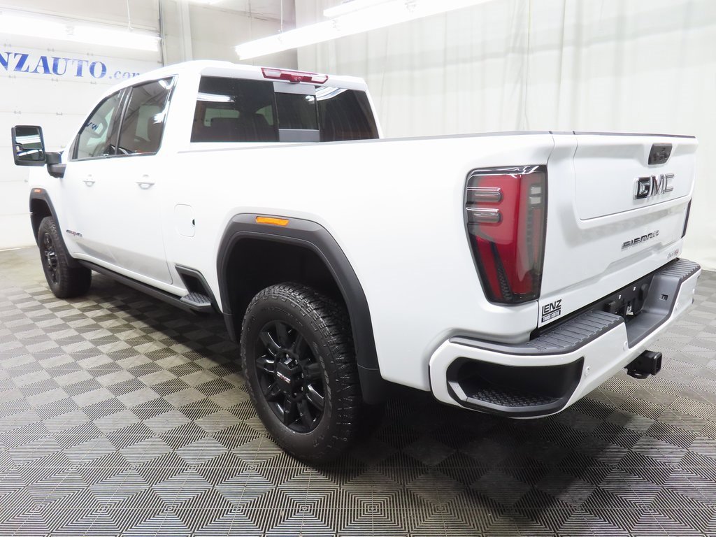 Used 2026 GMC Sierra 2500 AT4 image 5