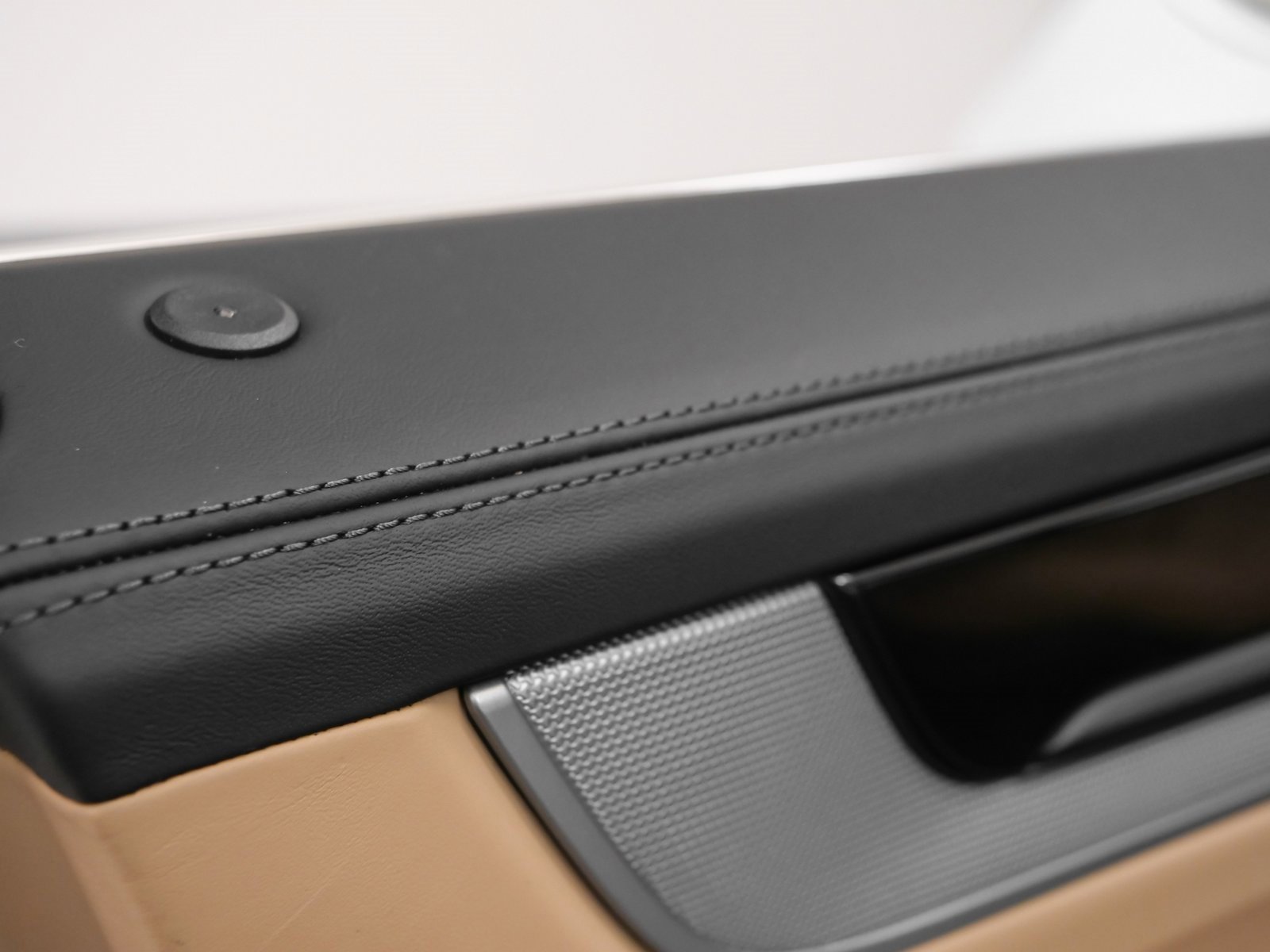 Used 2025 Porsche Cayenne image 39