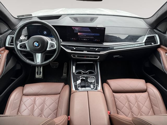 Used 2024 BMW X7 xDrive40i w/ M Sport Package AWD/4WD image 10