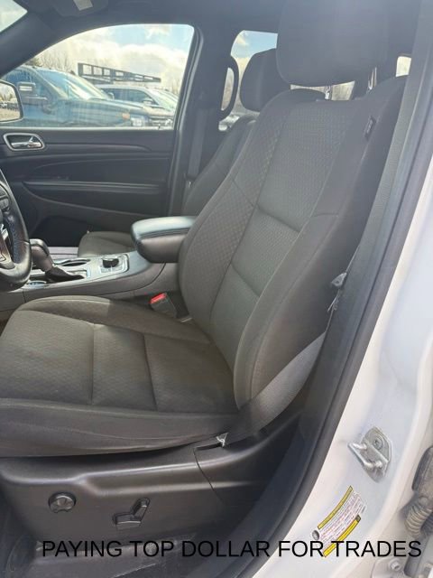 Used 2020 Jeep Grand Cherokee Laredo image 9