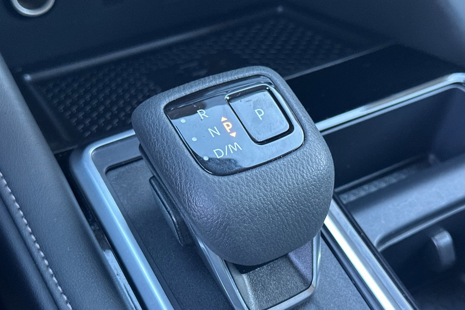 Used 2024 Nissan Pathfinder SL image 16