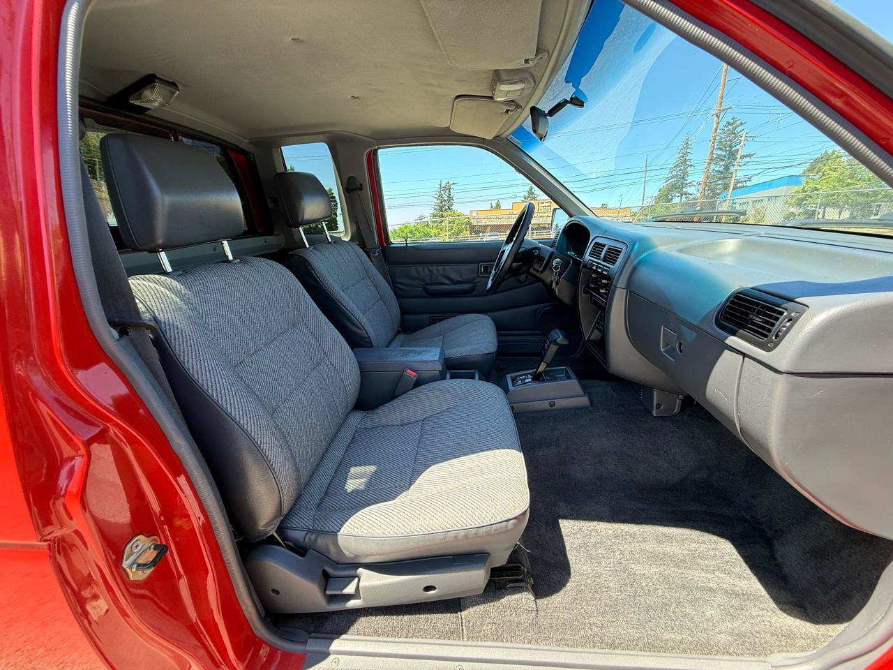 Used 1995 Nissan Pickup XE RWD image 13