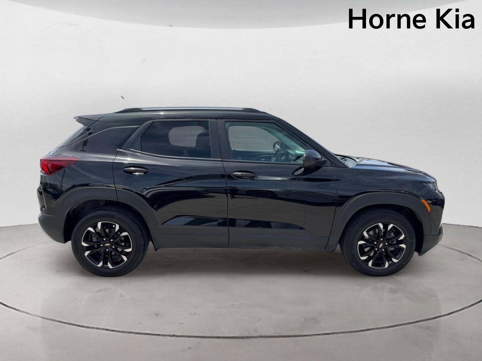 Used 2023 Chevrolet TrailBlazer LT w/ Convenience Package FWD image 3