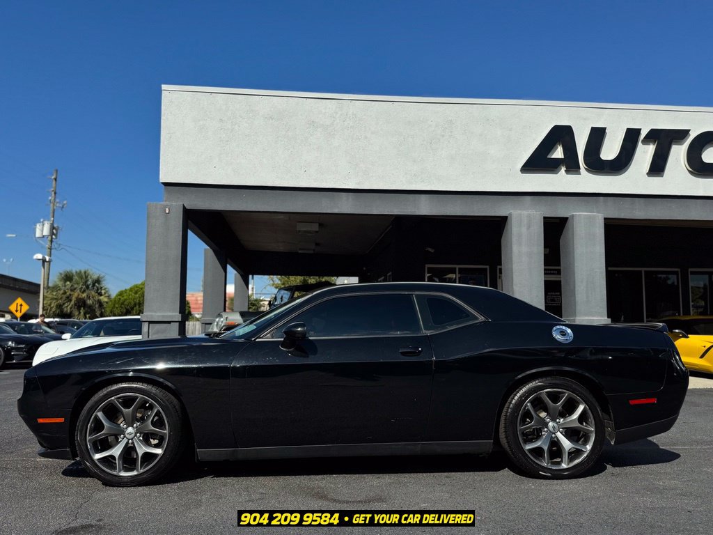 Used 2017 Dodge Challenger SXT w/ Sound Group RWD image 5