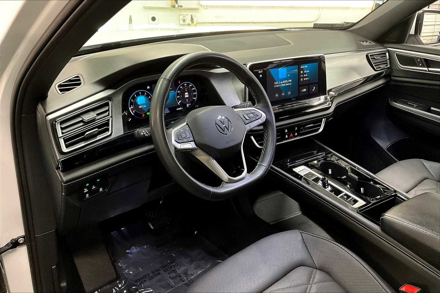 Used 2024 Volkswagen Atlas Cross Sport SE image 17