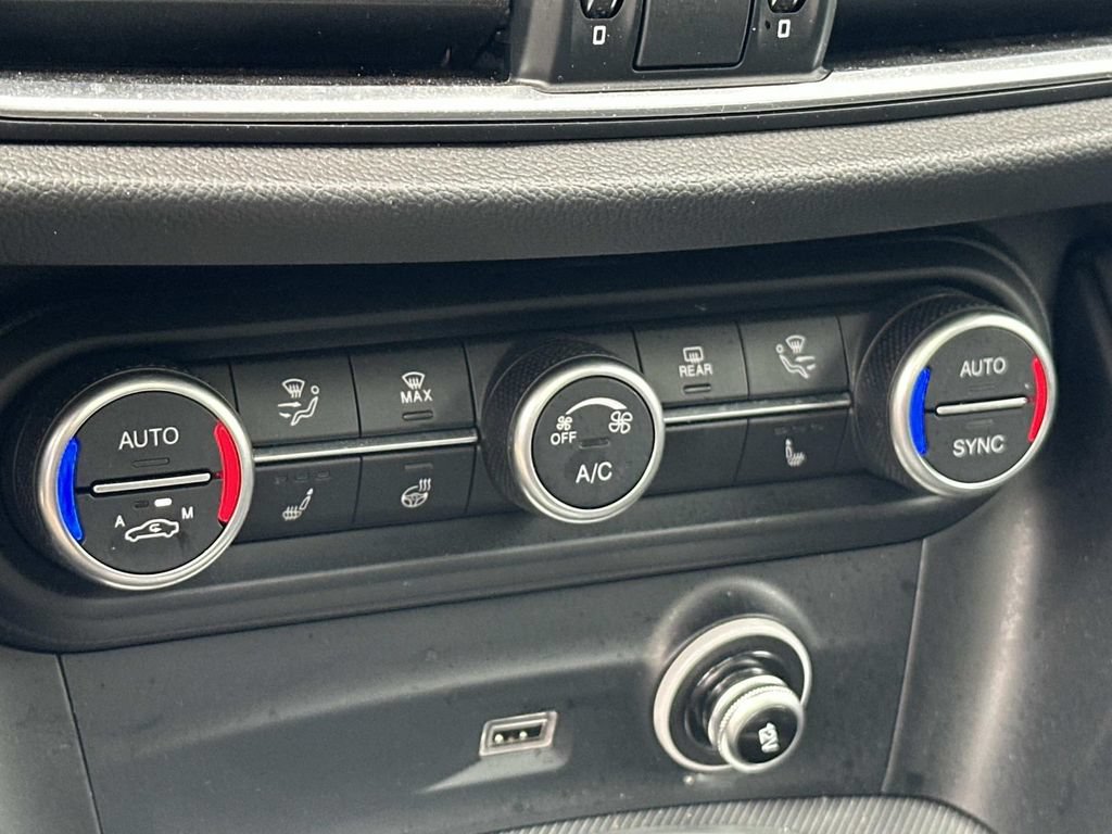 Used 2024 Alfa Romeo Stelvio AWD image 21