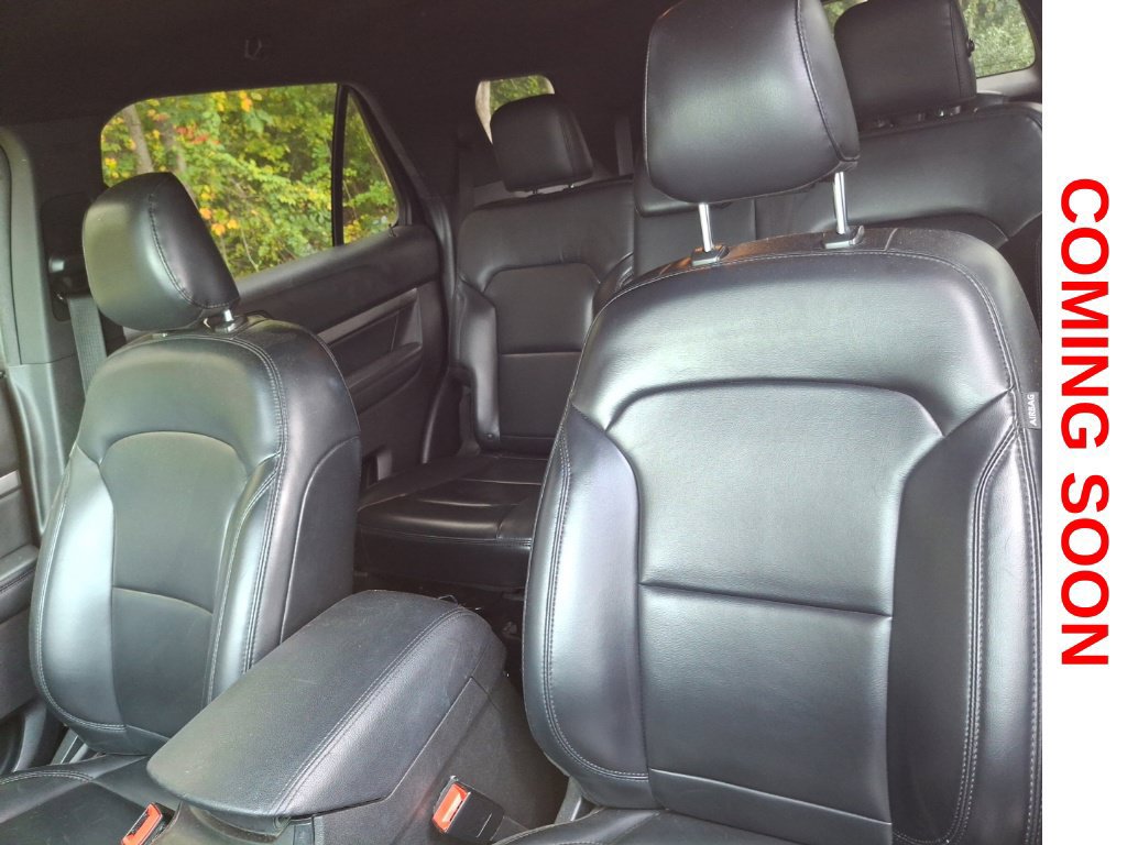 Used 2019 Ford Explorer XLT w/ Equipment Group 202A AWD/4WD image 13
