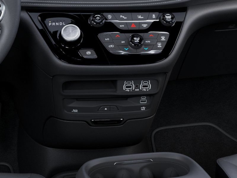 New 2025 Chrysler Pacifica Select w/ Uconnect Theater Family Group FWD image 25