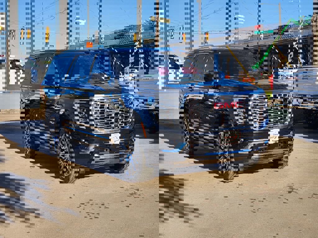 New 2026 GMC Yukon Denali w/ Denali Reserve Package image 2